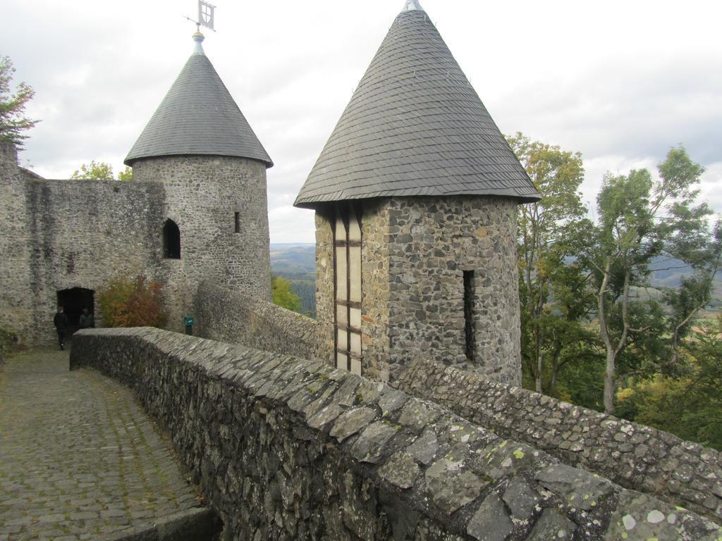 Hotel Zur Burg Nuerburg المظهر الخارجي الصورة