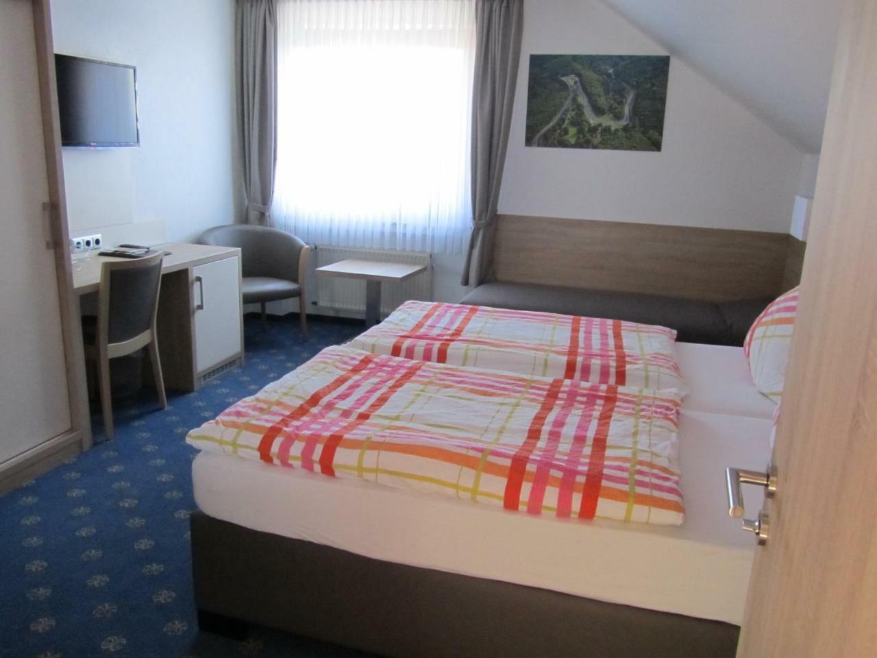 Hotel Zur Burg Nuerburg المظهر الخارجي الصورة